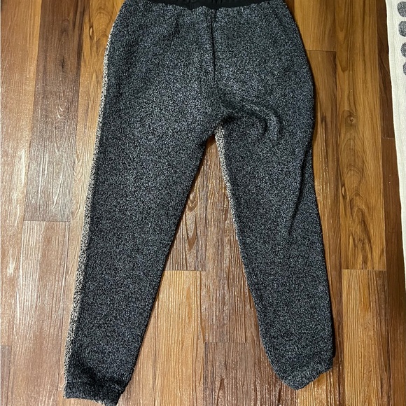 SET Alala Textured Retreat Boucle Knit cowl Sweater and Joggers - Picture 6 of 9